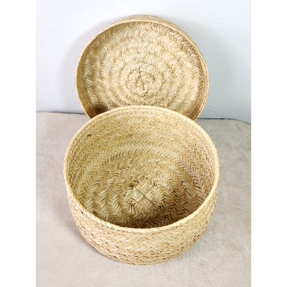 Handwoven Wicker Basket Rounded Storage w/ Lid 9" x 6" Home Decor Vintage - Picture 3 of 13